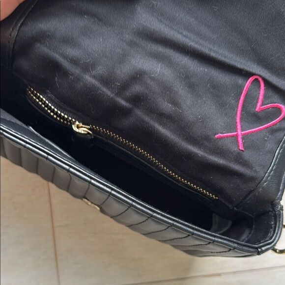 NWOT Victoria's Secret Black Quilted Bag with Gold Hardware - Picture 3 of 4